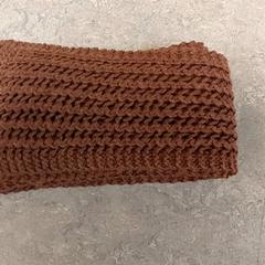Roupa Sjaal bruin, segundo informou Regio Oost-Vlaanderen usando iLost