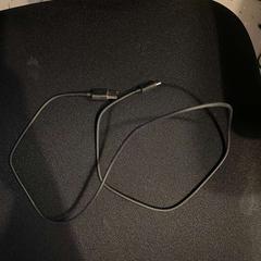 Carregador USB BLACK, como reportado por Room Mate Bruno utilizando o iLost