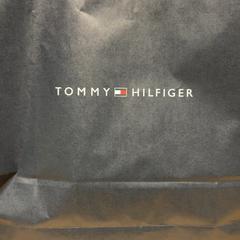 Purchase tommy hilfiger, a été signalé par Designer Outlet Roermond utilisant iLost