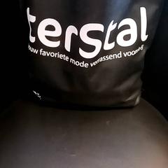 Táska, amint azt RRReis IJssel-Vecht az iLost segítségével jelentette.