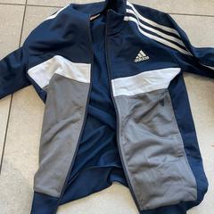 İLost kullanarak Van Heugten Tours tarafından bildirildiği gibi Jas Adidas