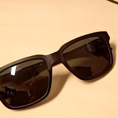 Sonnenbrille Sunglasses, gemeldet von Mövenpick Hotel Amsterdam City Centre über iLost