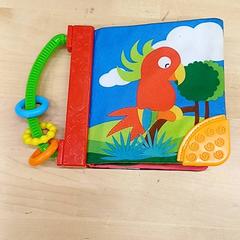 Jostailua Livre enfant en tissu, gisa salatu by IKEA Orléans - Ardon iLost erabiliz