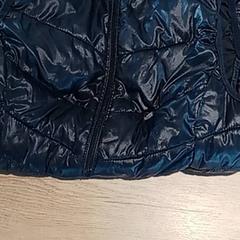 Kleding - Bodywarmer blauw, segons ha informat Centraal magazijn mitjançant iLost