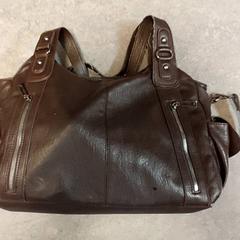 Väska - Handtas bruin, rapporterat av Regio Oost-Vlaanderen med iLost