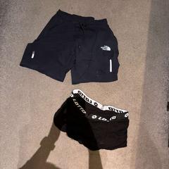 سروال سباحة & شورت بوكسر Zwart، كما تم الإبلاغ عنه بواسطة Van der Valk Hotel Deventer عبر iLost