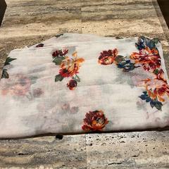 Chal Wit met bloemen, ha sido reportado por Van der Valk Spier-Dwingeloo con iLost