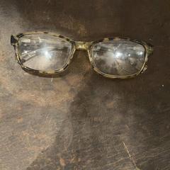 Sonnenbrille, gemeldet von Van der Valk Hotel Heerlen über iLost