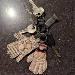 Sleutelbos met handjes als sleutelhanger, amint azt az iLostnak jelentették.