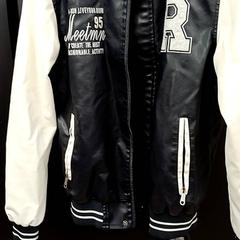 Jacke Zwart wit, gemeldet von Qbuzz GD Groningen Peizerweg über iLost