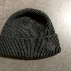 Oblečení - Muts grijs, jak nahlášeno Regio Oost-Vlaanderen pomocí iLost