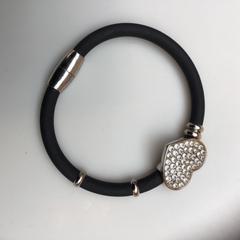 Armband, as reported by Rijksmuseum using iLost