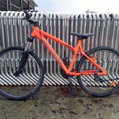 Pánské kolo B-Twin oranje, jak nahlášeno Fietsdepot pomocí iLost