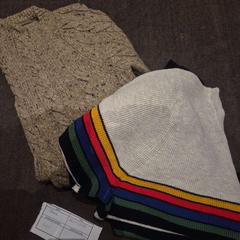 Jersei brown. white.blue, segons ha informat The Dominican mitjançant iLost