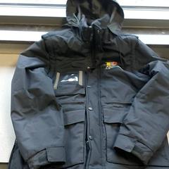 Roupa Jas, segundo informou Regio Limburg - Leuven usando iLost