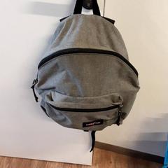 Motxilla, segons ha informat Qbuzz ZHN mitjançant iLost