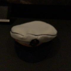 Casquette, a été signalé par Van der Valk Hotel Amsterdam Zuidas utilisant iLost