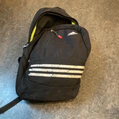 Plecak Op naam van yasarcan, zgłoszono przez Gemeente Amsterdam przy użyciu iLost