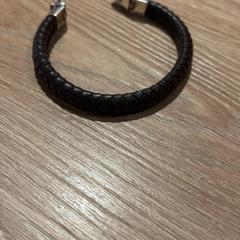 Karkötő, amint azt Van der Valk Hotel Eindhoven - Best az iLost segítségével jelentette.