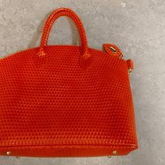 Bag - Handtas rood, som rapportert av Regio Oost-Vlaanderen ved bruk av iLost