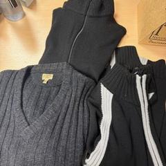 セーター 1x grijs 1x zwart 1x zwart wit がiLostで DoubleTree by Hilton Rotterdam Centre によって報告されました