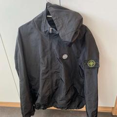 Jacket Schwarz Stone Island, as reported by Wilmering Vechta using iLost