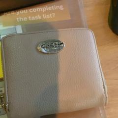 Portafoglio, come riportato da MEININGER Hotel Köln West utilizzando iLost