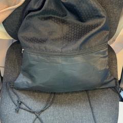 Táska - Sportzak, amint azt Centraal magazijn az iLost segítségével jelentette.