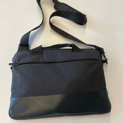 Laptoptas, rapporterat av GVB med iLost