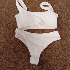수영복(하위 카테고리) & 비키니 Beige / gebroken wit, iLost를 사용하여 Van der Valk Hotel Sneek에 보고됨
