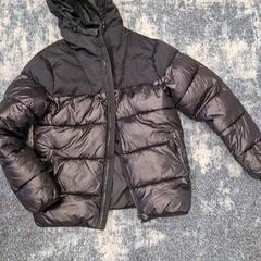 ボンバージャケット がiLostで Transdev Gooi en Vechtstreek によって報告されました