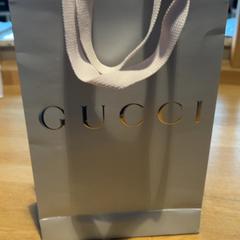شراء غوتشي، كما تم الإبلاغ عنه بواسطة Designer Outlet Roermond عبر iLost