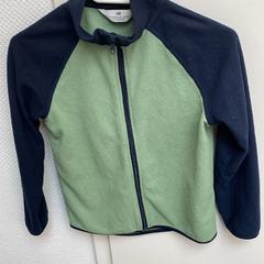 Casaco Grün-Blau von H&M, como reportado por Wilmering Vechta utilizando o iLost