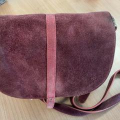 Kabelka, ako bolo nahlásené Connexxion Amstelland-Meerlanden Schiphol Zuid pomocou iLost