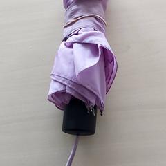 Ombrello paars, come riportato da Centraal magazijn utilizzando iLost