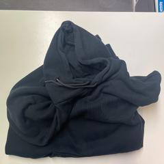 Trui zwarte hoody, zoals gemeld door Avonturenpark Hellendoorn met iLost