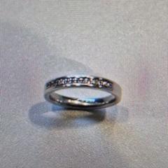 Ringa zilverkleurig met steentjes, rapporterat av Gemeente Hardenberg med iLost