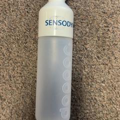 Fľaša na pitie, ako bolo nahlásené Burgers' Zoo pomocou iLost