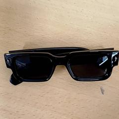 Sunglasses, as reported by Qbuzz GD Groningen Peizerweg using iLost