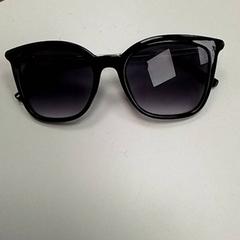 Lentes, segundo informou ilévia usando iLost