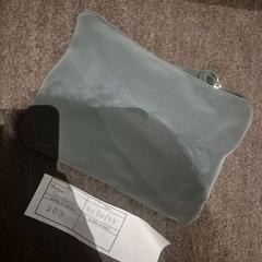 Poltsa grey, gisa salatu by The Dominican iLost erabiliz