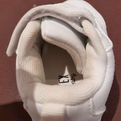 Schuh blanche, gemeldet von TCL über iLost