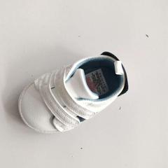 Chaussure, a été signalé par Twisto utilisant iLost