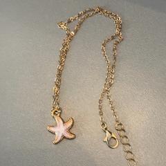 Necklace Pink and gold, as reported by MEININGER Hotel Amsterdam Amstel using iLost