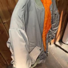 Bomberjacka green, rapporterat av Club Nyx/Exit Café med iLost