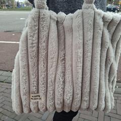 Witte teddy tas, jak bylo nahlášeno na iLost