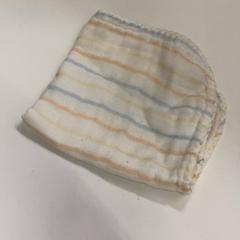 ハンカチ がiLostで IKEA鶴浜 によって報告されました