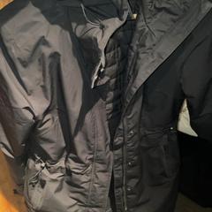 재킷 black, iLost를 사용하여 Club Nyx/Exit Café에 보고됨