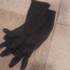 Rukavice, jak nahlášeno Internationaal Theater Amsterdam pomocí iLost