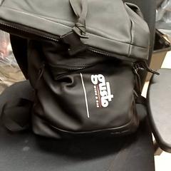 Bolsa Zwart, segundo informou Qbuzz GD Groningen Peizerweg usando iLost